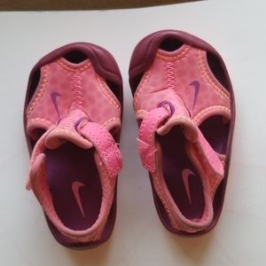 toddler size 3 Nike sunray protect sandals